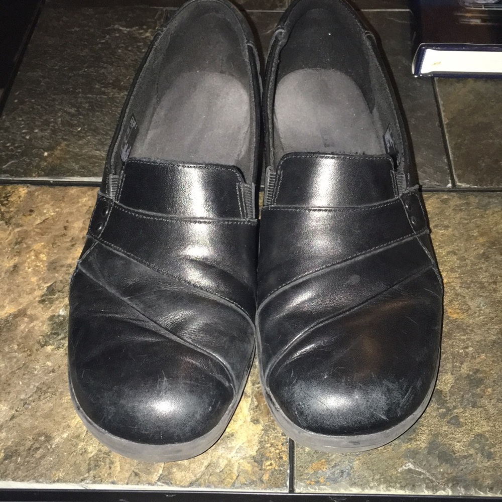 Black Clark’s shoes